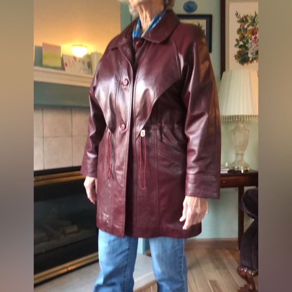 Antonini real leather burgundy jacket size 40. Buttersoft leather, made in Italy